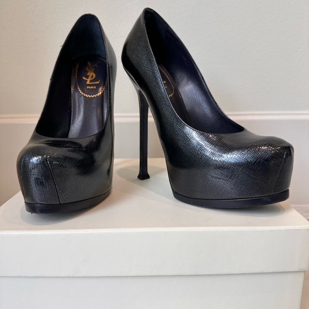 SOLD!  YSL Pump 38.5 - Picture 4 of 8